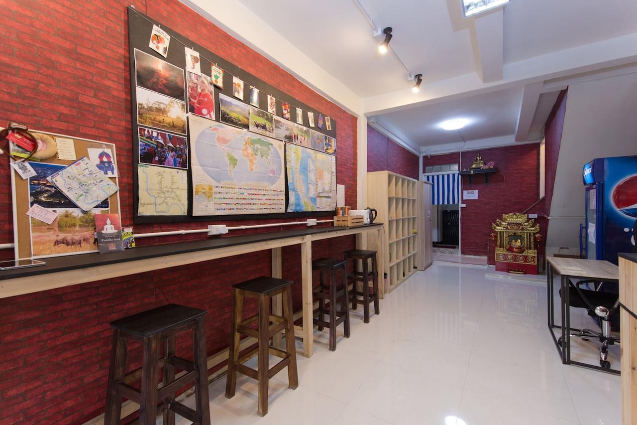 Mana Hostel Bangkok Exterior photo