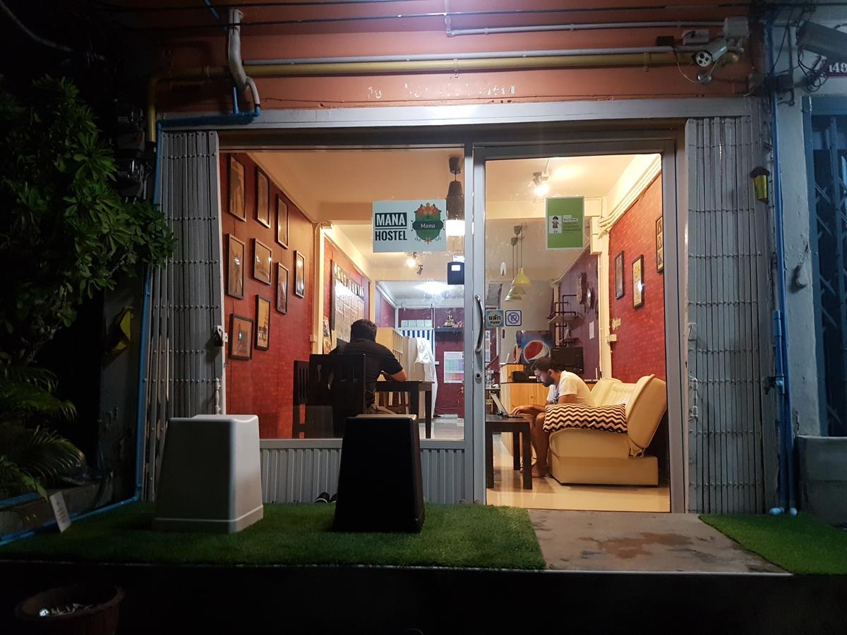 Mana Hostel Bangkok Exterior photo
